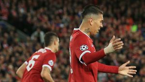 Firmino missade ett gyllene läge att punktera matchen. Roberto Firmino ser ut att vara frustrerad.