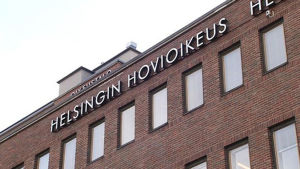 Hovrätten sänkte tingsrättens dom mot mannen med 10 månader. Helsingfors hovrätt
