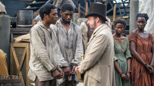 Chiwetel Ejiofor, Craig Tate ja Paul Giamatti Chiwetel Ejiofor, Craig Tate ja Paul Giamatti elokuvassa 12 vuotta orjana
