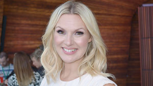 Tukholman Skansenilla yhteislaulutapahtumaa juontaa Sanna Nielsen. Ruotsalaisten suosittu yhteislaulutapahtuma Allsång på Skansen nähdään tänä kesänä TV1:llä.