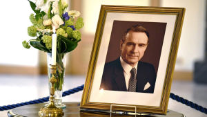 Presidentti Mauno Koivisto haudataan helatorstaina 25.5.2017 valtiollisin menoin.