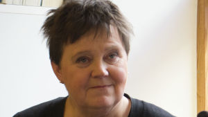 Lena Huldén är känd som insektforskare och historiker. Hon har gett ut flera böcker. Hon har också varit vice ordförande för Finlands kommunistiska parti. lena huldén