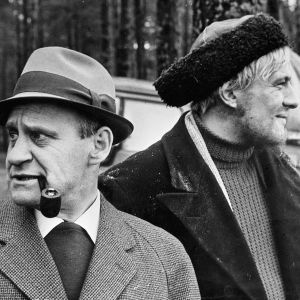 Kirjailija Väinö Linna ja Akselia esittävä Aarno Sulkanen Pohjantähden kuvauksissa. Kirjailija Väinö Linna ja Akselia esittävä Aarno Sulkanen (1968).