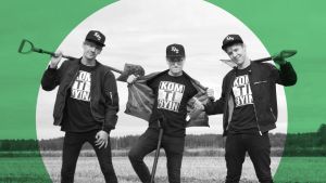 Humorgruppen KAJ har ett klart och tydligt budskap till alla: Kom ti byin! KAJ ger sig ut på turné i Svenskfinland.