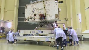 Här är sonden ännu i Europa, i det europeiska rymd- och teknologicentret ESTEC i Nederländerna. Bepicolombo
