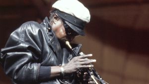 Miles Davis ei äksyillyt kaiken aikaa. Trumpetisti Miles Davis soittaa Pori Jazzissa.
