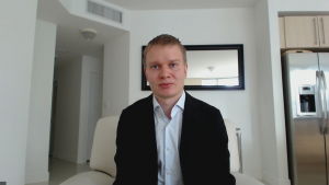 Ville Rantala säger att okunskapen om virtuella valutor är stor och att bedragare utnyttjar den. Ville Rantala är biträdande professor i finansiering vid Miami University. Skype-intervju