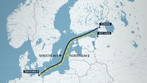 Nord stream 1 förser och Nord stream 2 ska förse Europa med rysk naturgas. Den gula streckade linjen är den nya dragningen.