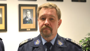 Biträdande polischef Bo-Erik Hanses. Porträtt av biträdande polischef Bo-Erik Hanses.