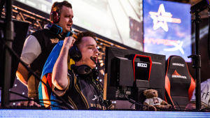 Joukkueen manageri Joona "Natu" Leppänen nähtiin vielä viime vuonna Ninjas in Pyjamasin valmentajana. NiP dreamhack summer -tapahtumassa