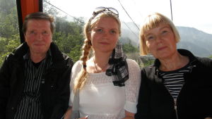 Raitistumisen jälkeen Satu on matkustellut vanhempiensa kanssa paljon. Satu kertoo SuomiLOVEssa tarinansa, jossa vanhemmat pelastivat hänet.