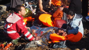 En del behöver läkarvård på Lesbos flykting får medicinsk hjälp på Lesbos
