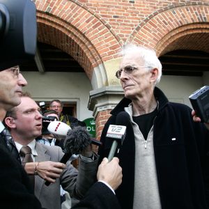 Mogens Amdi Petersen friades vid en rättegång om anklagelser för bedrägeri år 2006. Strax efter det lämnade han Danmark. Idag är han efterlyst av Interpol för grov skattesmitning och grov försnilling.