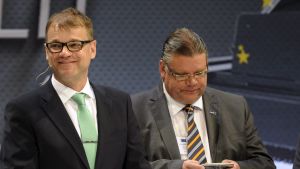 Sipilä diskuterade Soinis uttalande med Stefan Löfven på begäran av Soini själv. Partiledarna Jyrki Katainen (Saml), Juha Sipilä (Centern), Timo Soini (Sannf) och Antti Rinne (SDP) i Musikhuset.
