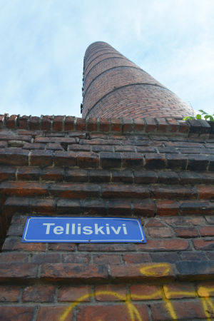 Motsvarigheten till Kreuzberg i Berlin vore möjligen Telliskivi och Kalamaja i Tallinn. Gatuskylt med texten Telliskivi.