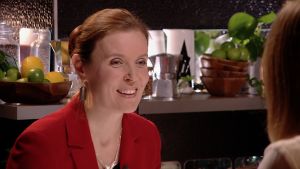 Taina Kuuskorpi är psykolog, författare och föreläsare. Taina Kuuskorpi