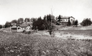 Gammal bild från korsningen till Ekenäs och Karis i Snappertuna. OBS! Får användas endast i artiklar som berör fotograf Vidar Lindqvist.