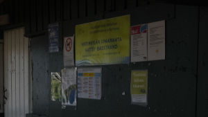 kuva, jossa ilmoitustaulu on alivalottunut