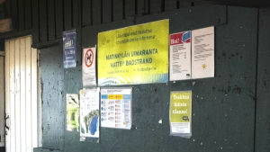 kuva, jossa ilmoitustaulun valotus on korjattu