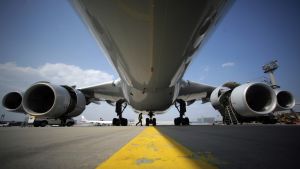 Airbus A340 på flygplatsen i Frankfurt