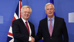 David Davis och Michel Barnier träffades i Bryssel för att inleda brexitförhandlingarna. David Davis och Michel Barnier träffades i Bryssel för att inleda brexitförhandlingarna.