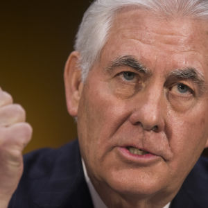 Rex Tillerson knyter sin näve.
