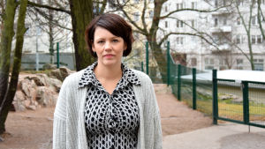 Pia Sundell önskar mera resurser bland annat för socialt arbete Pia Sundell, verksamhetsledare för barnavårdsföreningen i Finland.