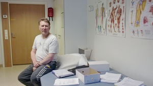 Harri Ojanen lider av Parkinsons sjukdom. Blev spelberoende pga av medicin.