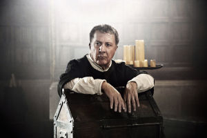 Dustin Hoffman on Giovanni de'Medici Giovanni de'Medici (Dustin Hoffman) sarjassa Medicit, Firenzen valtiaat