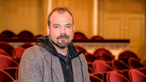 Skådespelaren Max Forsman gjorde den fiktiva dokumentärserien "Fyra sånger från Finland" tillsammans med Patrick Henriksen, Anders Slotte och André Wickström. Producent var Henrik Thorson. skådespelare max forsman fotograferad på svenska teatern