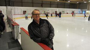 Jan Lindholm är styrelseordförande för Raseborgs ishall ab oy. Jan Lindholm är styrelseordförande för Raseborgs ishalls Ab.