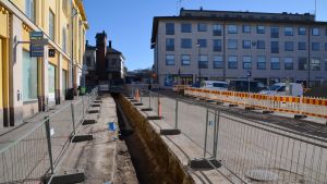 Krämaregatan är uppgrävd på en lång sträcka. Krämaregatan har grävts upp 29.03.17