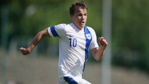 Simon Skrabb, här i landslagsdress, gjorde ett mål mot Örebro. Simon Skrabb är en del av U21-landslaget just nu, men hans mål är A-landslaget.
