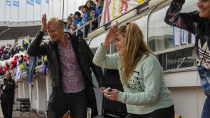 Pernilla Karlsson har varit med förr. Här med Janne Grönroos på karnevalen 2015. X3M:s Janne Grönroos och Pernilla Karlsson på Stafettkarnevalen.