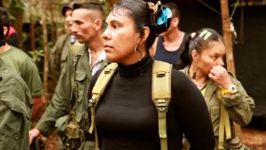 Patricia on taistellut kuusitoista vuotta Farcin riveissä. Häntä pelottaa paluu siviiliin. Patricia on taistellut 16 vuotta Farc-sissien riveissä.