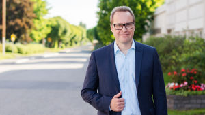 Christian Näsman från Finlands Advokatförbund är besviken och vill se en ändring i asylförfarandeprocessen Christian Näsman.