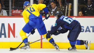 Lag Europa besegrade Sverige i en träningsmatch inför World Cup. Mattias Ekholm och Mats Zuccarello
