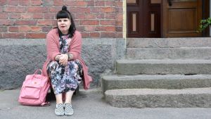 Maria Ahonen jobbar som grafisk designer på People's, men besöker nästan aldrig kontoret i Borgå. Maria Ahonen.