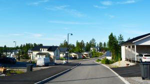 Utan pengarna från markförsäljningen skulle Sibbos resultat istället vara 2 till 2,5 miljoner på minus. Nya området Tasträsk börjar bli färdigt i Söderkulla, Sibbo,