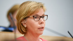 Anna-Maja Henriksson i riksdagen den 1 juli 2016.