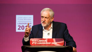 Labourledaren Jeremy Corbyn fick ännu mer röster i år än ifjol då han valdes till det brittiska Arbetarpartiets ledare Labourledaren Jeremy Corbyn fick ännu mer röster i år än ifjol då han valdes till det brittiska Arbetarpartiets ledare