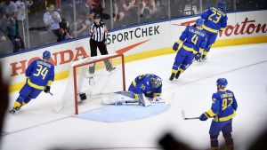 Henrik Lundqvist hade inte sin bästa kväll. Henrik Lundqvist.