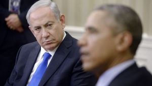 Israels premiärminister Benjamin Netanyahu har svurit på att inte beakta resolutionen som USA:s president Barack Obama möjliggjorde, genom att landet inte använde sin veto-rätt. President Barack Obama och premiärminister Benjamin Netanyahu i Vita huset den 9 november 2015.