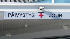 Hitisbon Sune Fromholz uppmanades tala finska på sjukhuset i Salo.Nu utreder diskrimineringsombudsmannen om sjukhuspersonalen gjorde fel. Skylt med päivystys jour på.