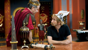 Julius Caesar (Fabrice Luchini) ja Asterix (Edouard Baer). Asterix ja Obelix Britanniassa.