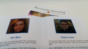 I Åbo svenska församlings valbroschyr presenteras kyrkoherdekandidaterna Mia Bäck och Robert Ojala. I Åbo svenska församlings valbroschyr presenteras kyrkoherdekandidaterna Mia Bäck och Robert Ojala.