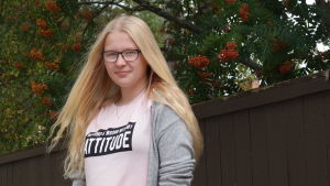 Maya Parkkinen säger att skolmaten påverkar elevernas betyg. Maya Parkkinen säger att skolmaten påverkar elevens betyg.