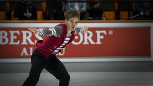 Valtter Virtanen kvalade in till VM för andra gången. Valtter Virtanen på isen