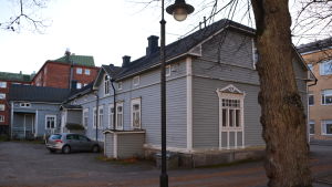 Fastigheten vid Biskopsgatan 15 är i behov av restaurering. Fastigheten på Biskopsgatan 15 har stått tom i tio år.
