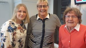 Zontorna Anita Westerholm, Pirkko Grönroos och Maj-Len Söderlund. tre kvinnor